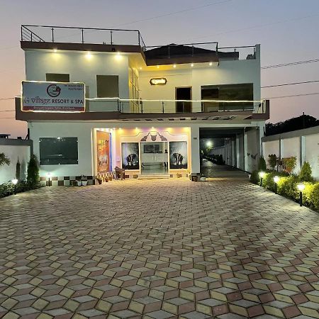 Sumedha G Village Resort And Spa Raiwala Eksteriør billede