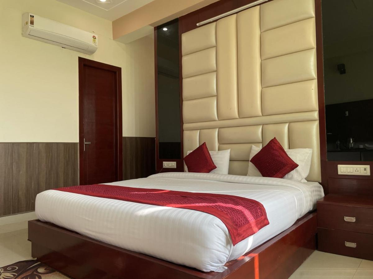 Sumedha G Village Resort And Spa Raiwala Eksteriør billede