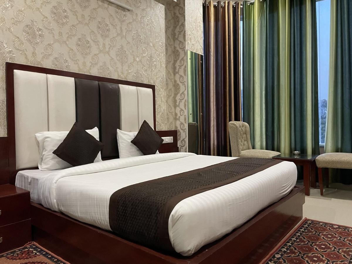 Sumedha G Village Resort And Spa Raiwala Eksteriør billede