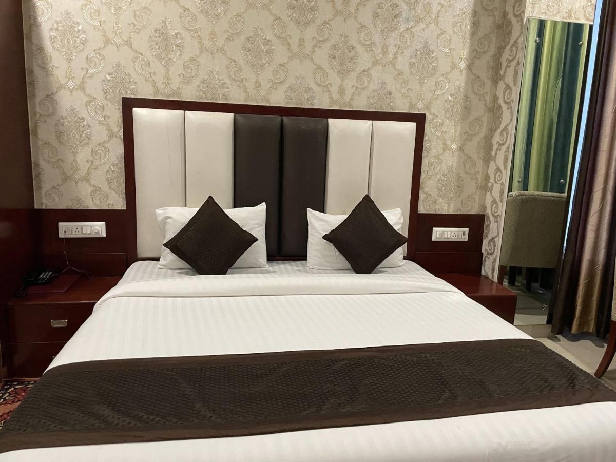 Sumedha G Village Resort And Spa Raiwala Eksteriør billede