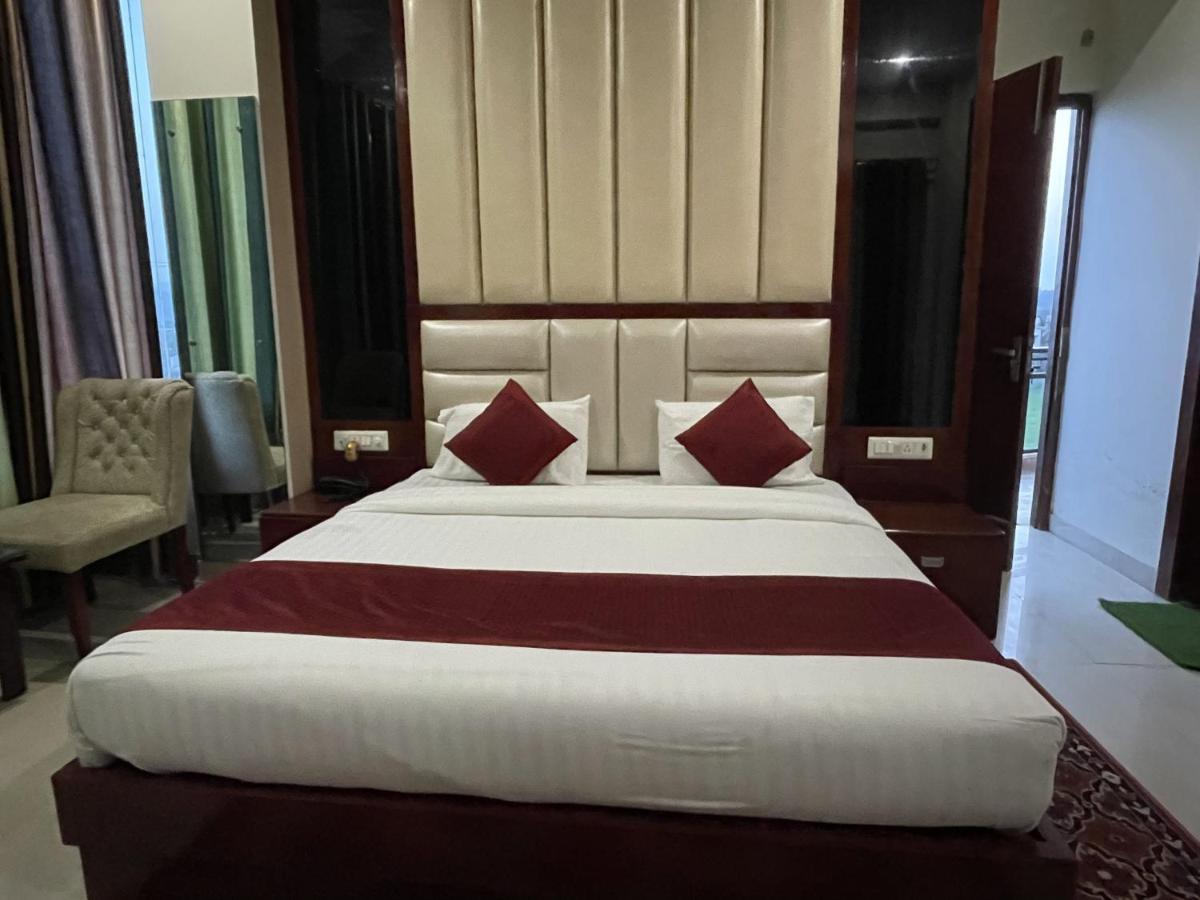 Sumedha G Village Resort And Spa Raiwala Eksteriør billede