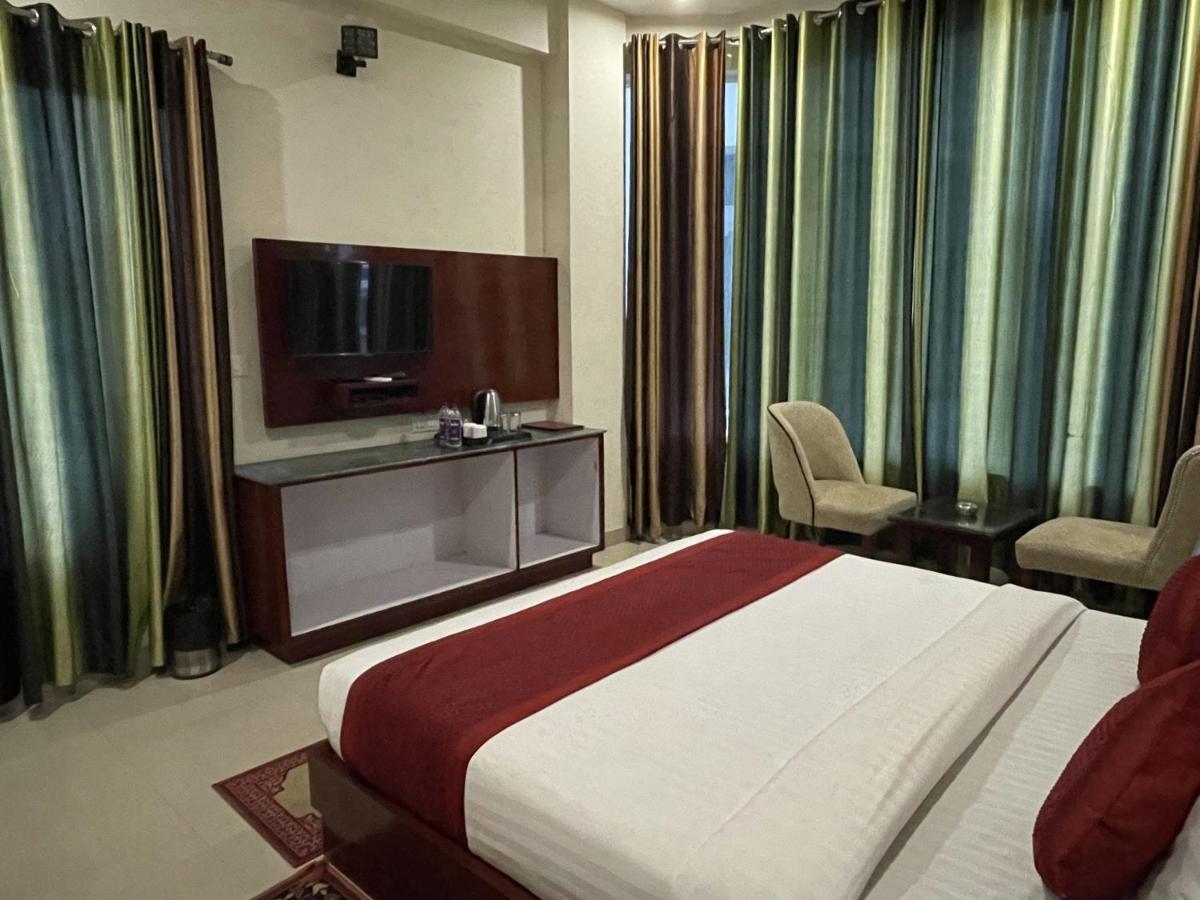 Sumedha G Village Resort And Spa Raiwala Eksteriør billede